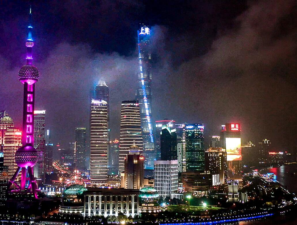上海中心燈光秀廣告